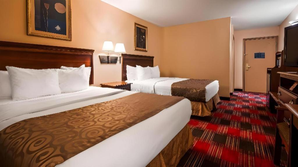 Western Stateline Hotel 2*