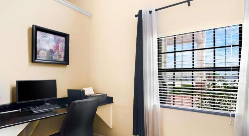 Western Stateline Hotel 2*